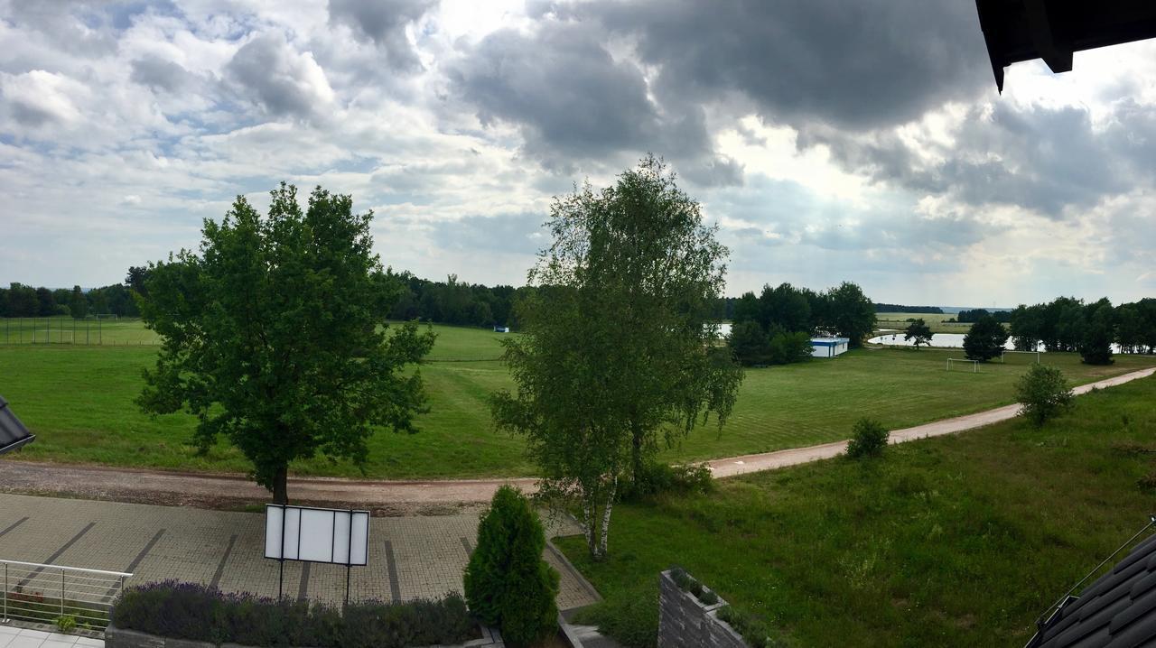 Bed and Breakfast Essenza Party Center Swidnica  Екстер'єр фото