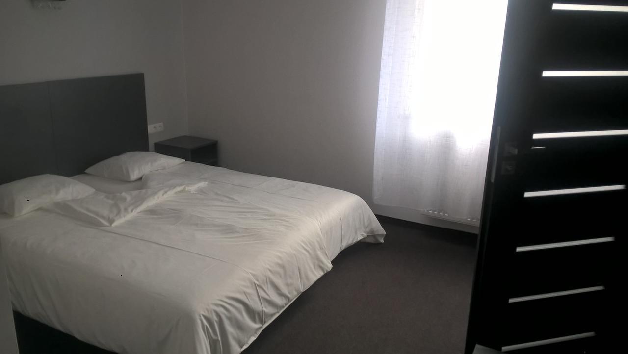 Bed and Breakfast Essenza Party Center Swidnica  Екстер'єр фото